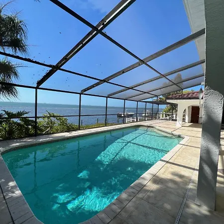 Waterfront Paradise-Heated Pool, Amazing Sunsets!